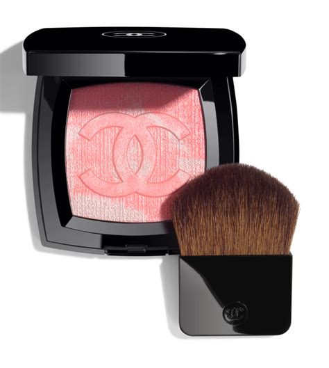 fantaisie de chanel illuminating powder|chanel highlighter.